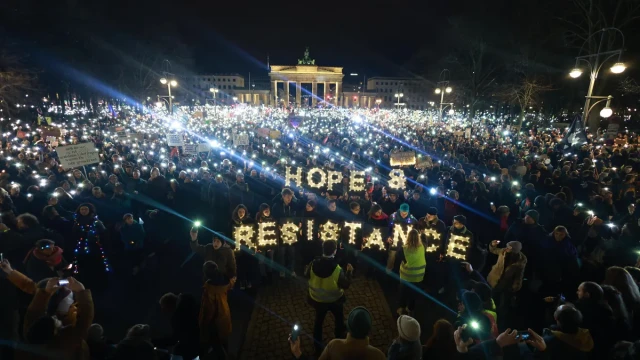 30,000 people protested in Berlin against the growing power of the far right